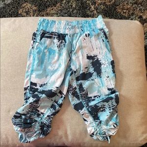 Lightweight Capri pants